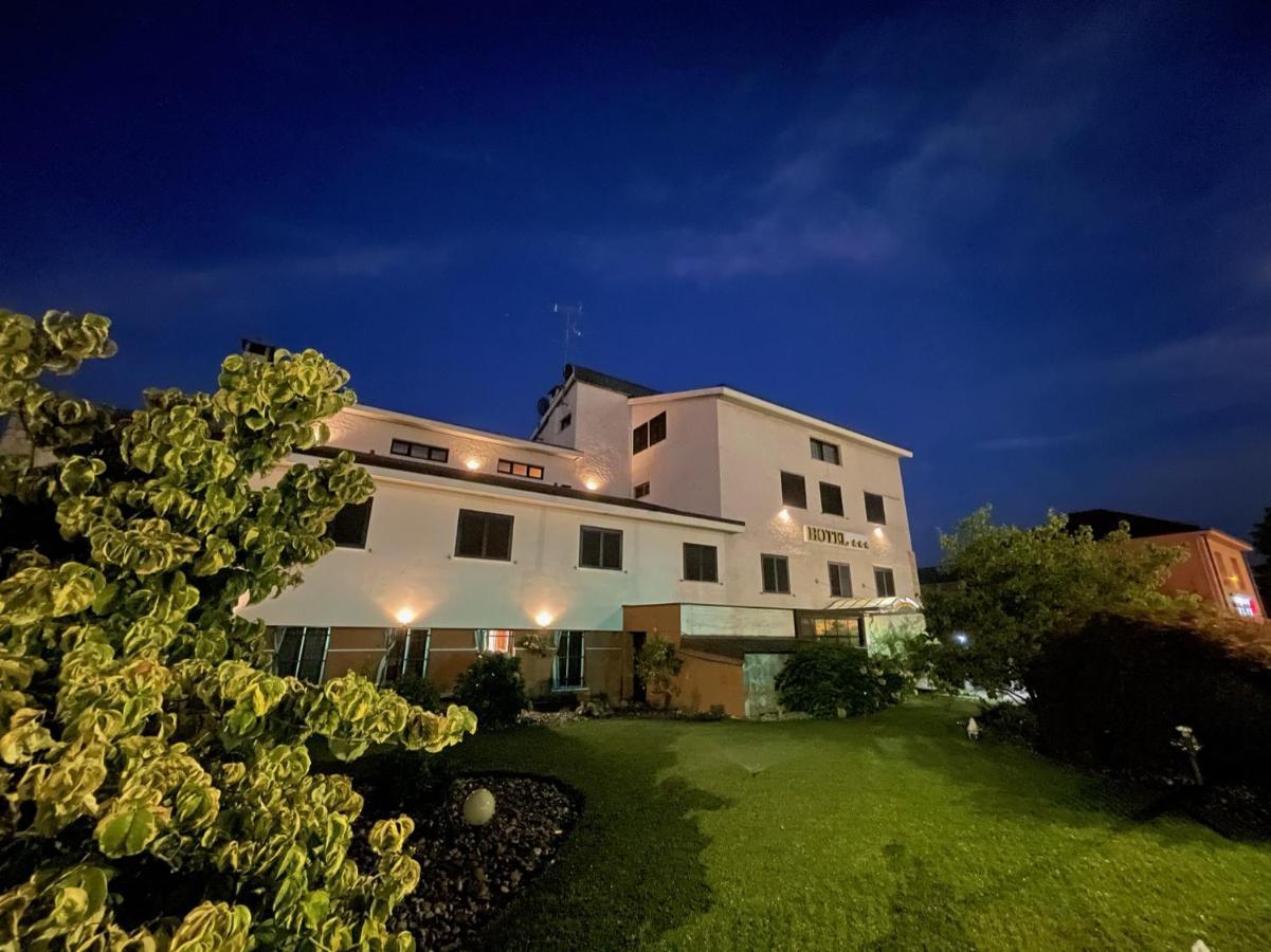 Hotel La Goletta Binasco Exterior photo